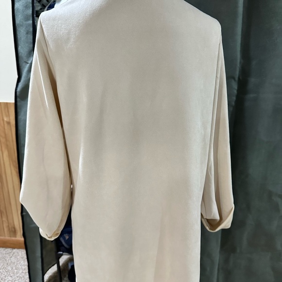 Shacket - Picture 2 of 4